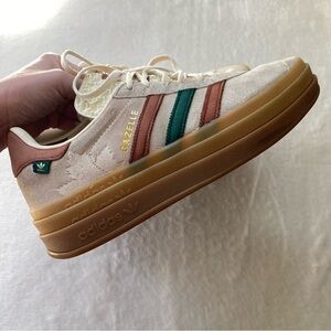 adidas Women’s Gazelle Bold Maple Leaf Shoes Cream/Green/Maroon Size 9 HTF